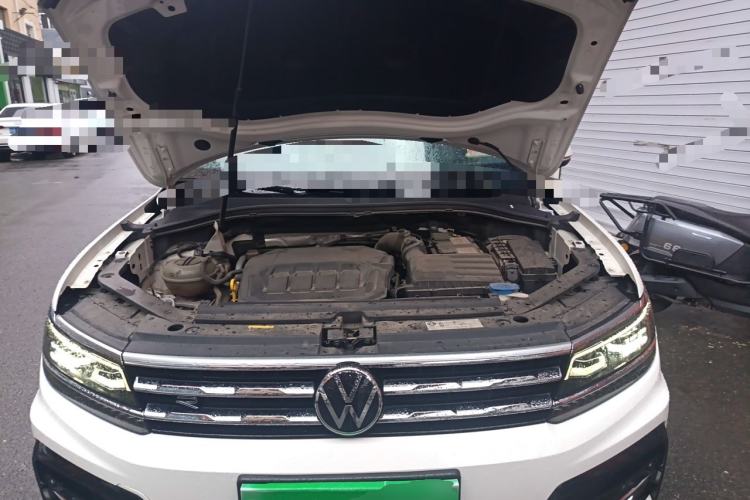 Used Volkswagen Tiguan L 2020 330TSI Automatic Two-Wheel Drive R-Line Flagship Version China VI Standard Engine Bay
