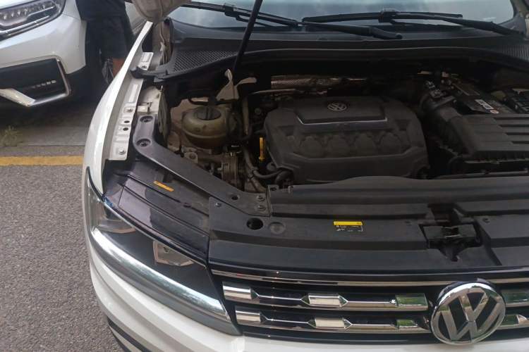 Used Volkswagen Tiguan L 2020 330TSI Automatic Two-Wheel Drive Panoramic Comfort Edition China VI Standard Engine Bay Right