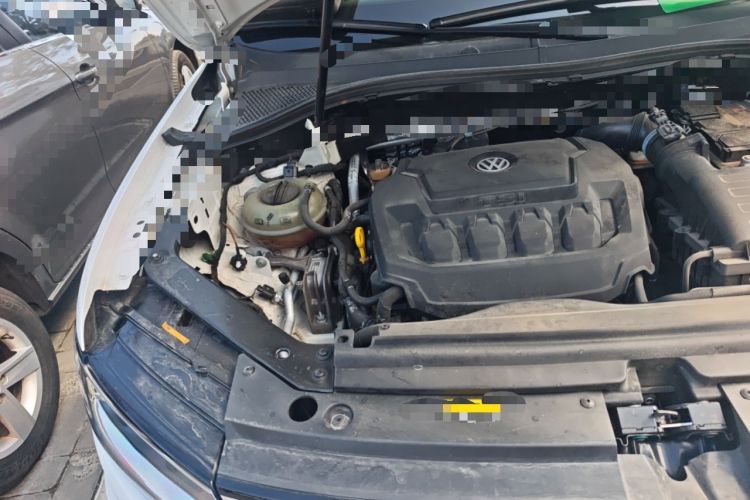 Used Volkswagen Tiguan L 2020 330TSI Automatic Two-Wheel Drive Smart Luxury Edition China VI Standard Engine Bay Right