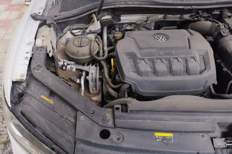 Used Volkswagen Tiguan L 2020 330TSI Automatic Two-Wheel Drive Smart Luxury Edition China VI Standard Engine Bay Right