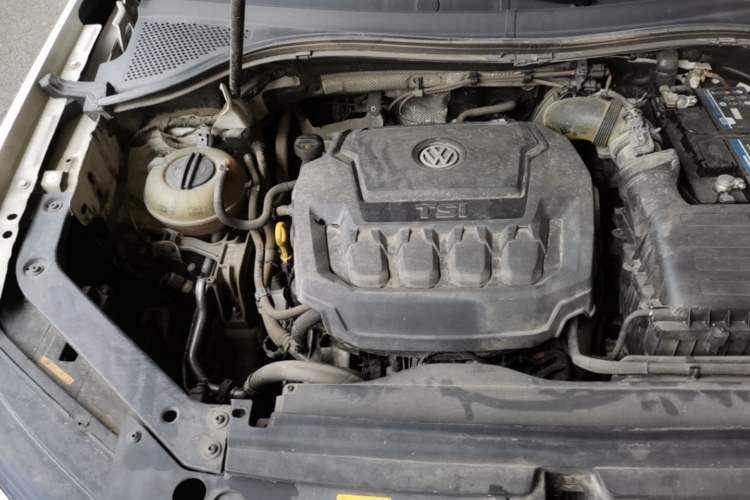 Used Volkswagen Tiguan L 2020 330TSI Automatic Two-Wheel Drive Luxury Edition China VI Standard Engine Bay Right