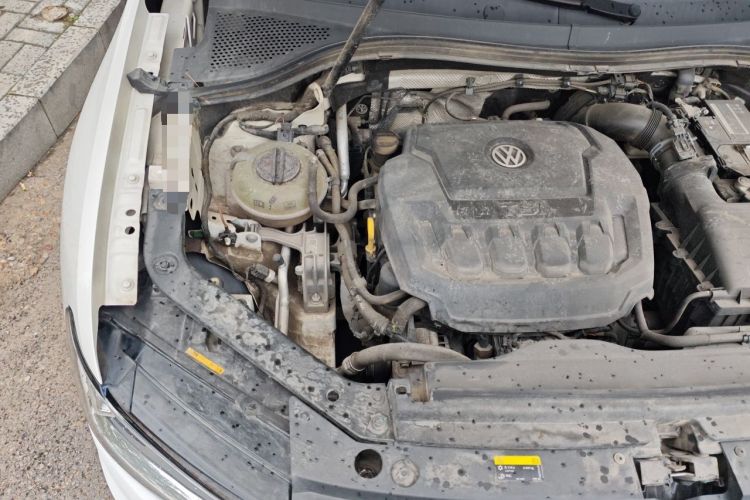 Used Volkswagen Tiguan L 2020 330TSI Automatic Two-Wheel Drive Smart Luxury Edition China VI Standard Engine Bay Right