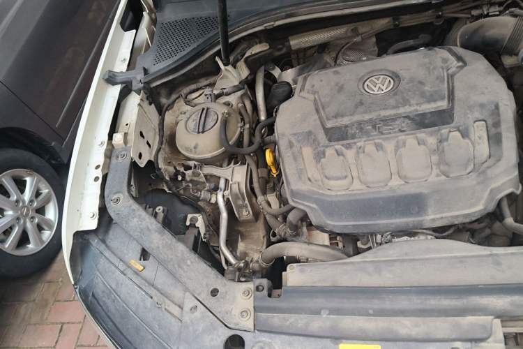 Used Volkswagen Tiguan L 2020 330TSI Automatic Two-Wheel Drive Panoramic Comfort Edition China VI Standard Engine Bay Right