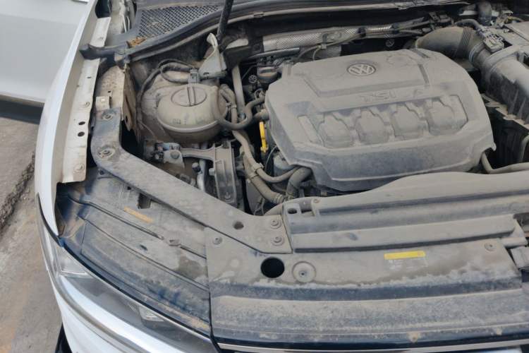 Used Volkswagen Tiguan L 2020 330TSI Automatic Two-Wheel Drive Smart Luxury Edition China VI Standard Engine Bay Right