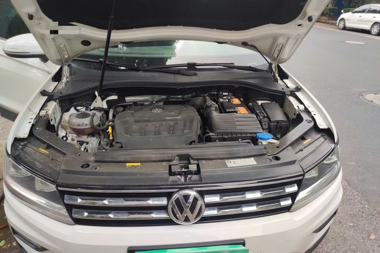 Used Volkswagen Tiguan L 2020 330TSI Automatic Two-Wheel Drive Panoramic Comfort Edition China VI Standard Engine Bay