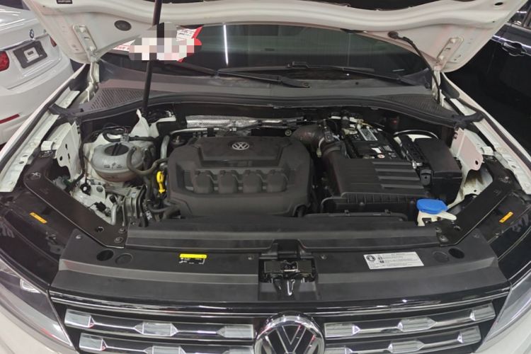 Used Volkswagen Tiguan L 2020 330TSI Automatic Two-Wheel Drive Smart Luxury Edition China VI Standard Engine Bay