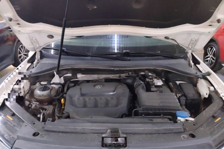 Used Volkswagen Tiguan L 2020 330TSI Automatic Two-Wheel Drive Panoramic Comfort Edition China VI Standard Engine Bay