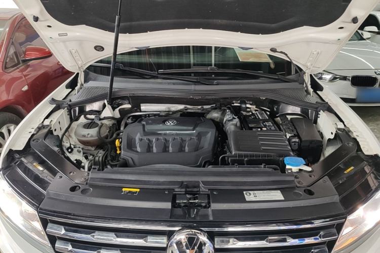 Used Volkswagen Tiguan L 2020 330TSI Automatic Two-Wheel Drive Smart Luxury Edition China VI Standard Engine Bay