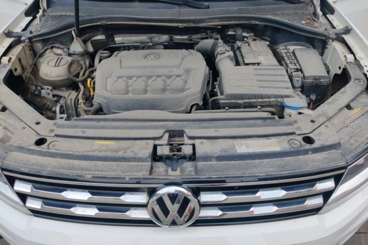 Used Volkswagen Tiguan L 2020 330TSI Automatic Two-Wheel Drive Smart Luxury Edition China VI Standard Engine Bay