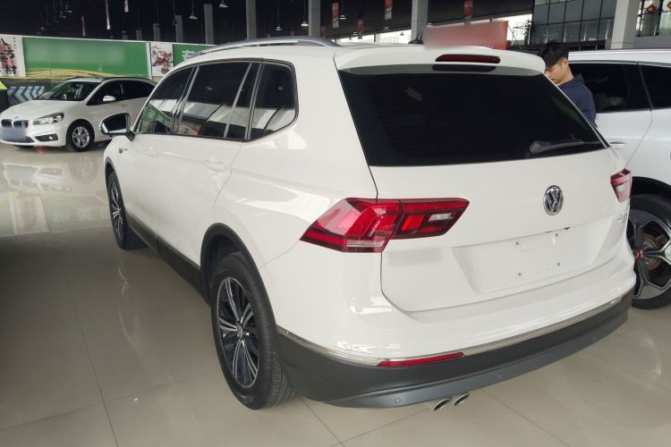 Used Volkswagen Tiguan L 2020 330TSI Automatic Two-Wheel Drive Panoramic Comfort Edition China VI Standard Exterior 2