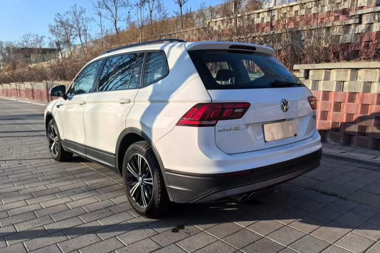Used Volkswagen Tiguan L 2020 330TSI Automatic Two-Wheel Drive Luxury Edition China VI Standard Exterior 4