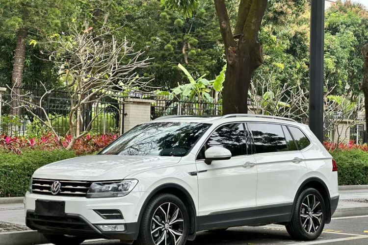 Used Volkswagen Tiguan L 2020 330TSI Automatic Two-Wheel Drive Smart Luxury Edition China VI Standard Exterior 4