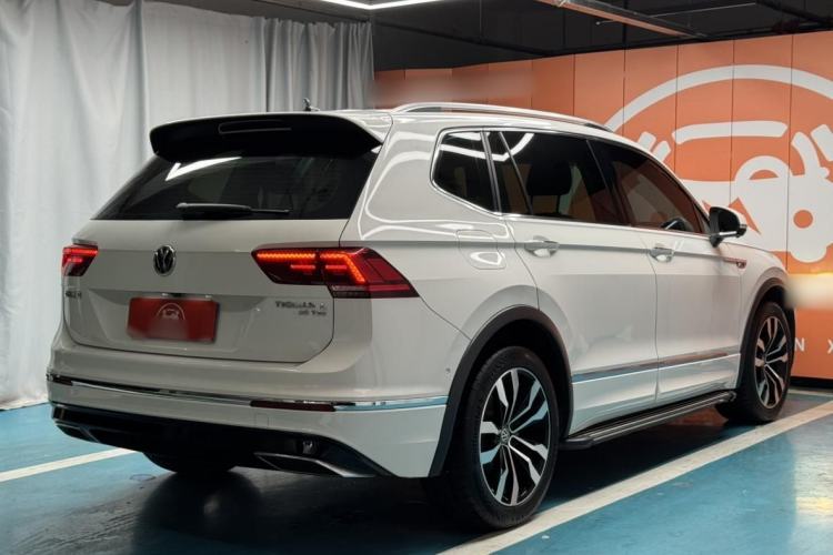 Used Volkswagen Tiguan L 2020 330TSI Automatic Two-Wheel Drive R-Line Flagship Version China VI Standard Exterior 5