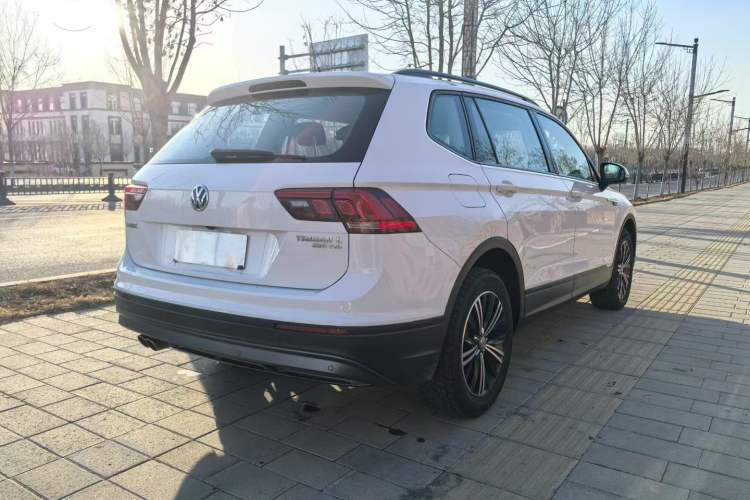 Used Volkswagen Tiguan L 2020 330TSI Automatic Two-Wheel Drive Luxury Edition China VI Standard Exterior 5