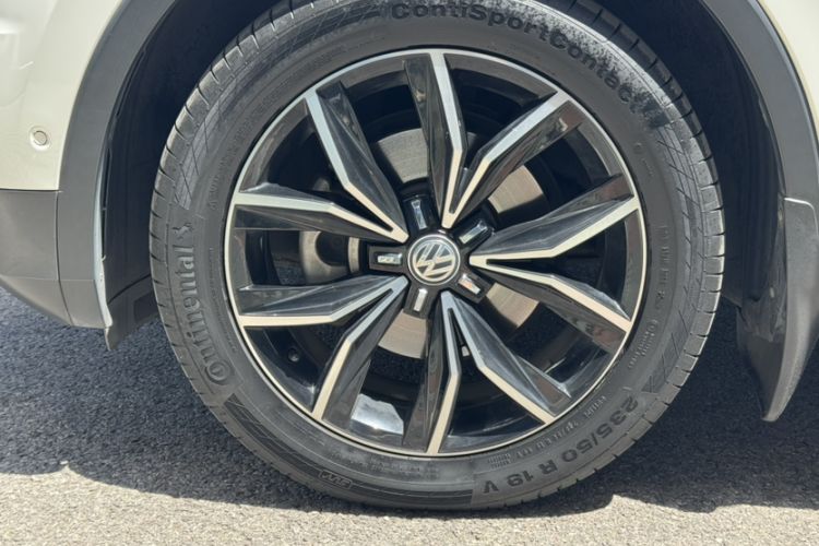 Used Volkswagen Tiguan L 2020 330TSI Automatic Two-Wheel Drive Smart Luxury Edition China VI Standard Exterior 9