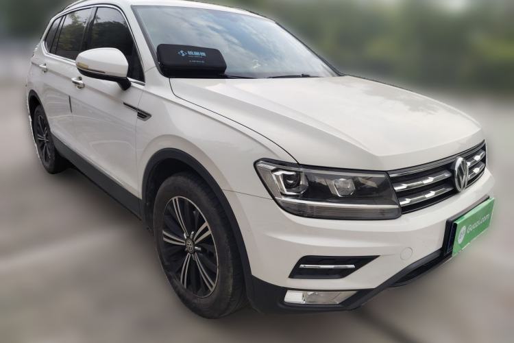 Used Volkswagen Tiguan L 2020 330TSI Automatic Two-Wheel Drive Panoramic Comfort Edition China VI Standard Front Right 45 Deg