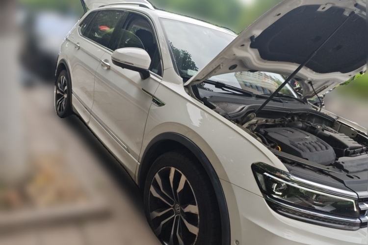 Used Volkswagen Tiguan L 2020 330TSI Automatic Two-Wheel Drive R-Line Flagship Version China VI Standard Front Right 45 Deg