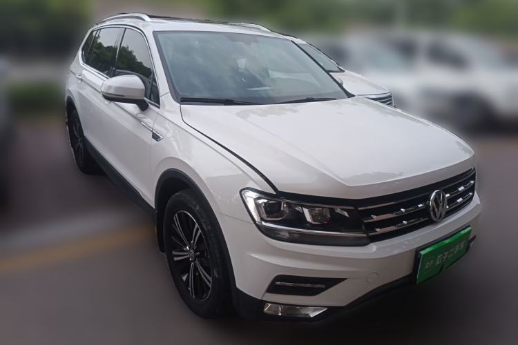 Used Volkswagen Tiguan L 2020 330TSI Automatic Two-Wheel Drive Panoramic Comfort Edition China VI Standard Front Right 45 Deg
