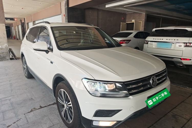 Used Volkswagen Tiguan L 2020 330TSI Automatic Two-Wheel Drive Luxury Edition China VI Standard Front Right 45 Deg