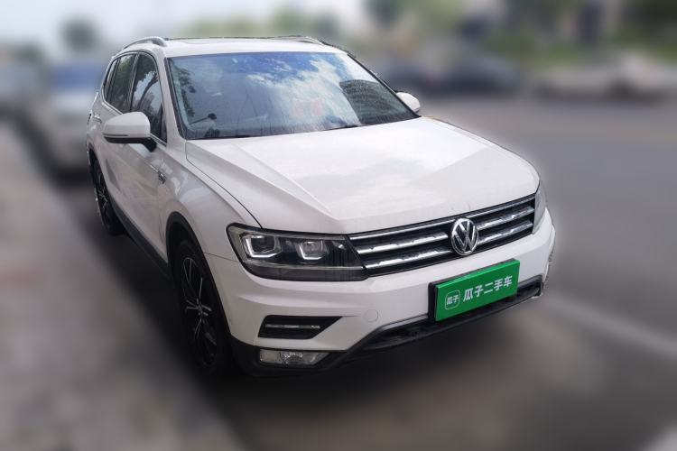 Used Volkswagen Tiguan L 2020 330TSI Automatic Two-Wheel Drive Smart Luxury Edition China VI Standard Front Right 45 Deg