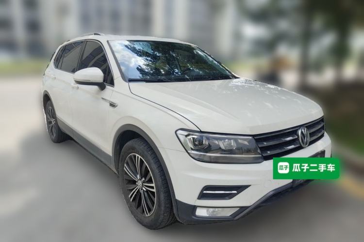 Used Volkswagen Tiguan L 2020 330TSI Automatic Two-Wheel Drive Panoramic Comfort Edition China VI Standard Front Right 45 Deg