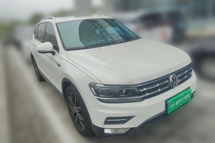 Used Volkswagen Tiguan L 2020 330TSI Automatic Two-Wheel Drive Smart Luxury Edition China VI Standard Front Right 45 Deg