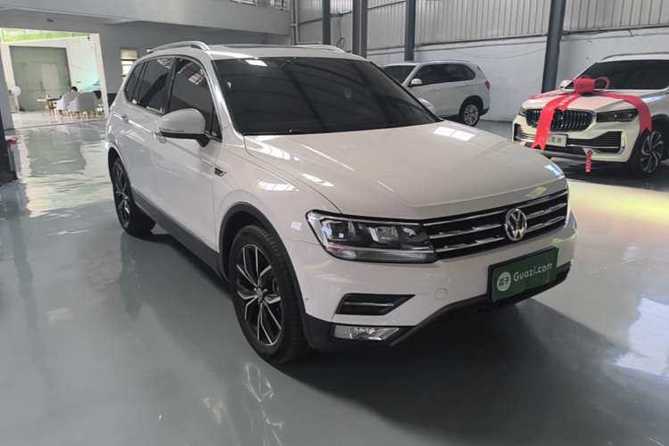 Used Volkswagen Tiguan L 2020 330TSI Automatic Two-Wheel Drive Smart Luxury Edition China VI Standard Front Right 45 Deg