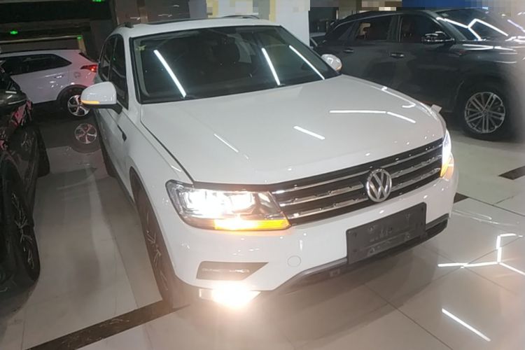 Used Volkswagen Tiguan L 2020 330TSI Automatic Two-Wheel Drive Smart Luxury Edition China VI Standard Front Right 45 Deg