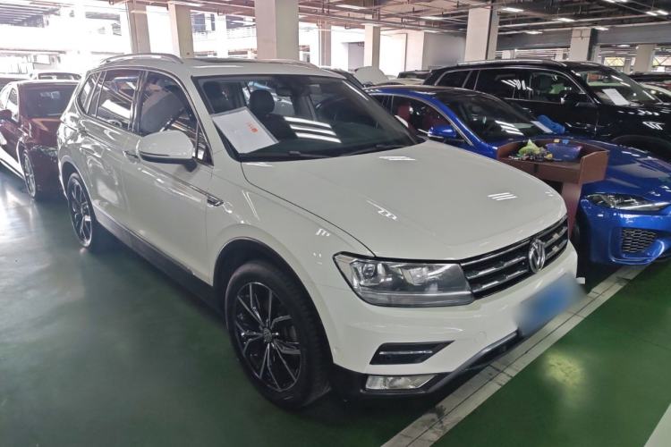 Used Volkswagen Tiguan L 2020 330TSI Automatic Two-Wheel Drive Smart Luxury Edition China VI Standard Front Right 45 Deg