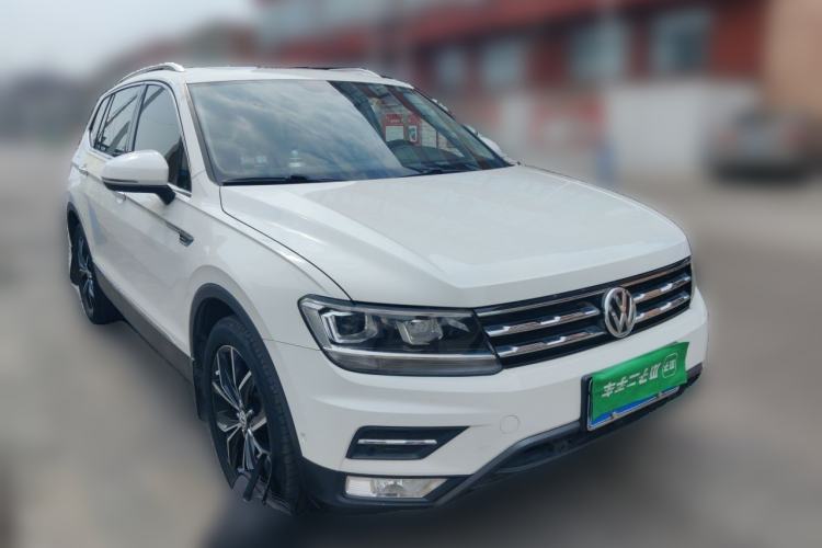 Used Volkswagen Tiguan L 2020 330TSI Automatic Two-Wheel Drive Smart Luxury Edition China VI Standard Front Right 45 Deg