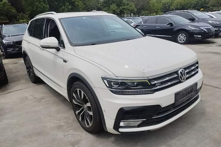 Used Volkswagen Tiguan L 2020 330TSI Automatic Two-Wheel Drive R-Line Flagship Version China VI Standard Front Right 45 Deg