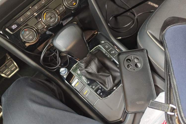Used Volkswagen Tiguan L 2020 330TSI Automatic Two-Wheel Drive R-Line Flagship Version China VI Standard Gear Lever
