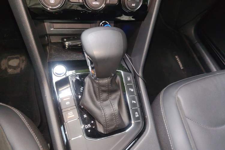 Used Volkswagen Tiguan L 2020 330TSI Automatic Two-Wheel Drive Smart Luxury Edition China VI Standard Gear Lever