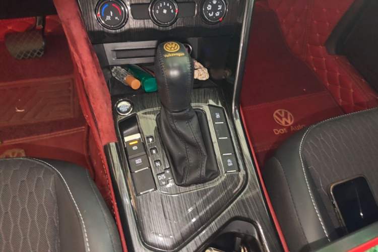 Used Volkswagen Tiguan L 2020 330TSI Automatic Two-Wheel Drive Luxury Edition China VI Standard Gear Lever