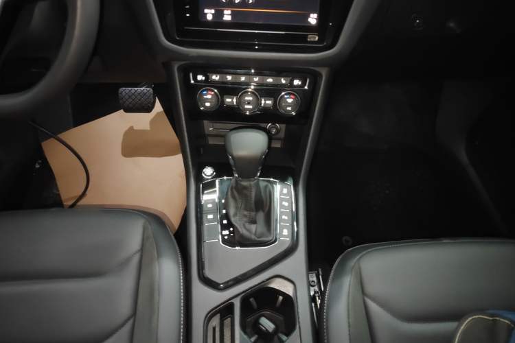 Used Volkswagen Tiguan L 2020 330TSI Automatic Two-Wheel Drive Smart Luxury Edition China VI Standard Gear Lever