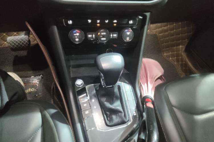 Used Volkswagen Tiguan L 2020 330TSI Automatic Two-Wheel Drive Panoramic Comfort Edition China VI Standard Gear Lever