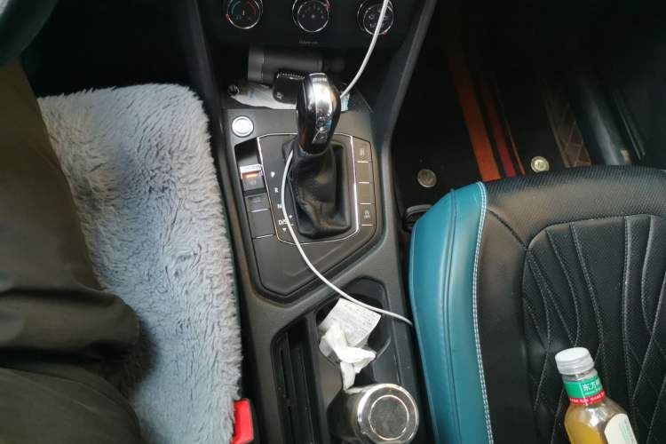 Used Volkswagen Tiguan L 2020 330TSI Automatic Two-Wheel Drive Luxury Edition China VI Standard Gear Lever