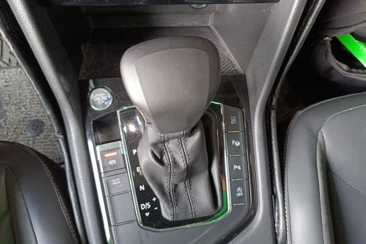 Used Volkswagen Tiguan L 2020 330TSI Automatic Two-Wheel Drive Smart Luxury Edition China VI Standard Gear Lever