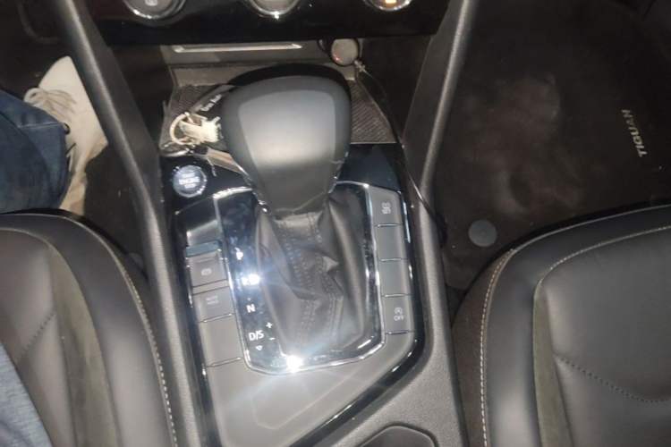Used Volkswagen Tiguan L 2020 330TSI Automatic Two-Wheel Drive Panoramic Comfort Edition China VI Standard Gear Lever