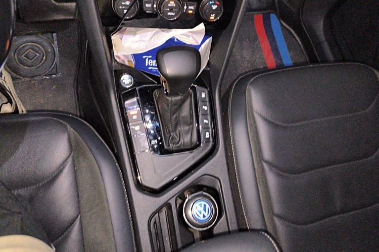 Used Volkswagen Tiguan L 2020 330TSI Automatic Two-Wheel Drive Smart Luxury Edition China VI Standard Gear Lever