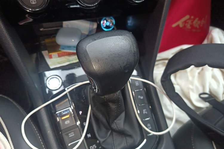 Used Volkswagen Tiguan L 2020 330TSI Automatic Two-Wheel Drive R-Line Flagship Version China VI Standard Gear Lever