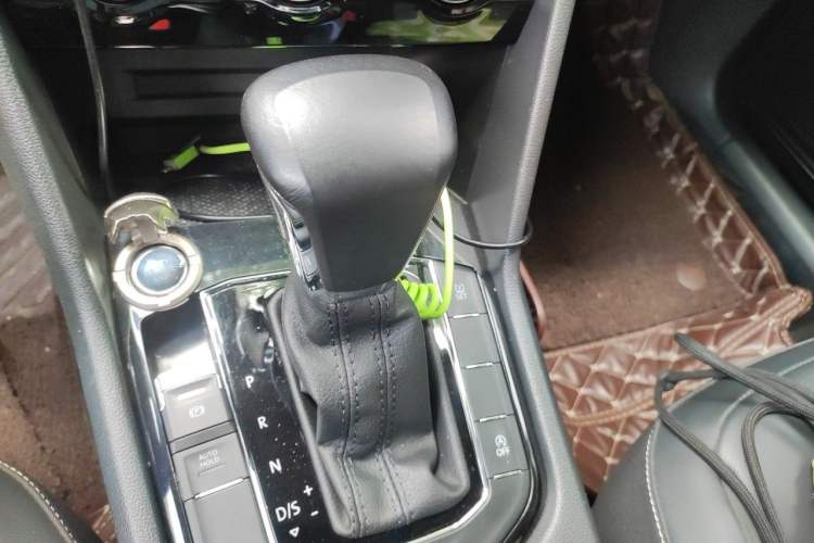 Used Volkswagen Tiguan L 2020 330TSI Automatic Two-Wheel Drive Panoramic Comfort Edition China VI Standard Gear Lever