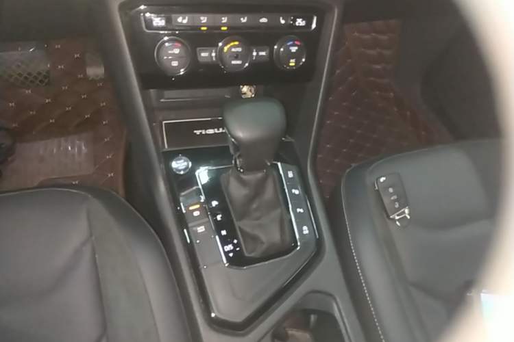 Used Volkswagen Tiguan L 2020 330TSI Automatic Two-Wheel Drive Smart Luxury Edition China VI Standard Gear Lever