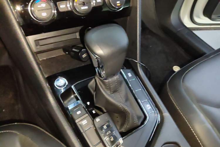 Used Volkswagen Tiguan L 2020 330TSI Automatic Two-Wheel Drive Panoramic Comfort Edition China VI Standard Gear Lever