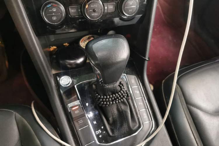 Used Volkswagen Tiguan L 2020 330TSI Automatic Two-Wheel Drive Smart Luxury Edition China VI Standard Gear Lever