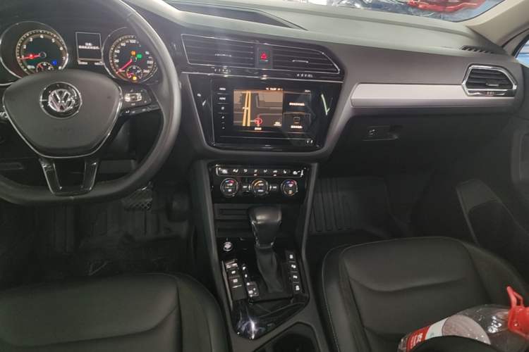 Used Volkswagen Tiguan L 2020 330TSI Automatic Two-Wheel Drive Smart Luxury Edition China VI Standard Gear Lever