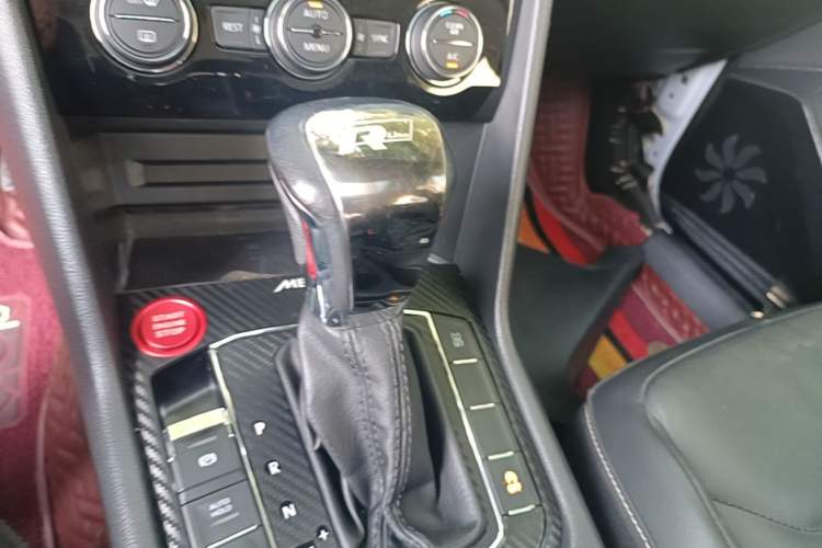 Used Volkswagen Tiguan L 2020 330TSI Automatic Two-Wheel Drive Panoramic Comfort Edition China VI Standard Gear Lever