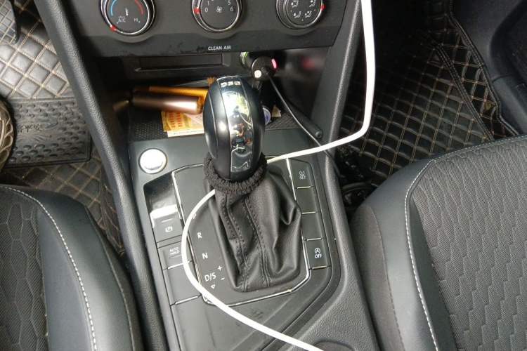 Used Volkswagen Tiguan L 2020 330TSI Automatic Two-Wheel Drive Luxury Edition China VI Standard Gear Lever
