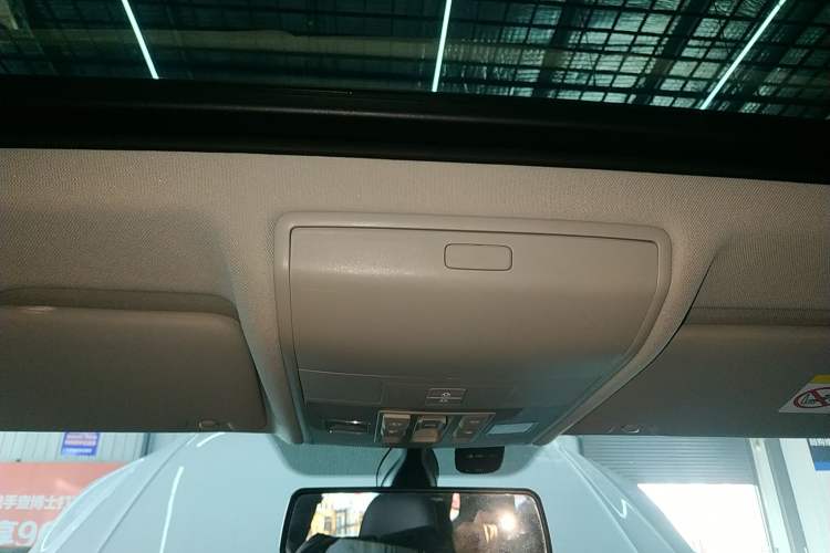 Used Volkswagen Tiguan L 2020 330TSI Automatic Two-Wheel Drive Panoramic Comfort Edition China VI Standard Headliner