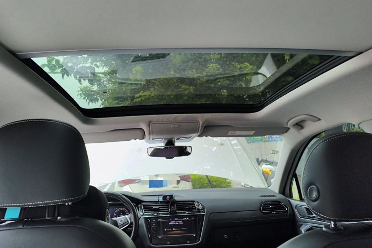Used Volkswagen Tiguan L 2020 330TSI Automatic Two-Wheel Drive R-Line Flagship Version China VI Standard Headliner